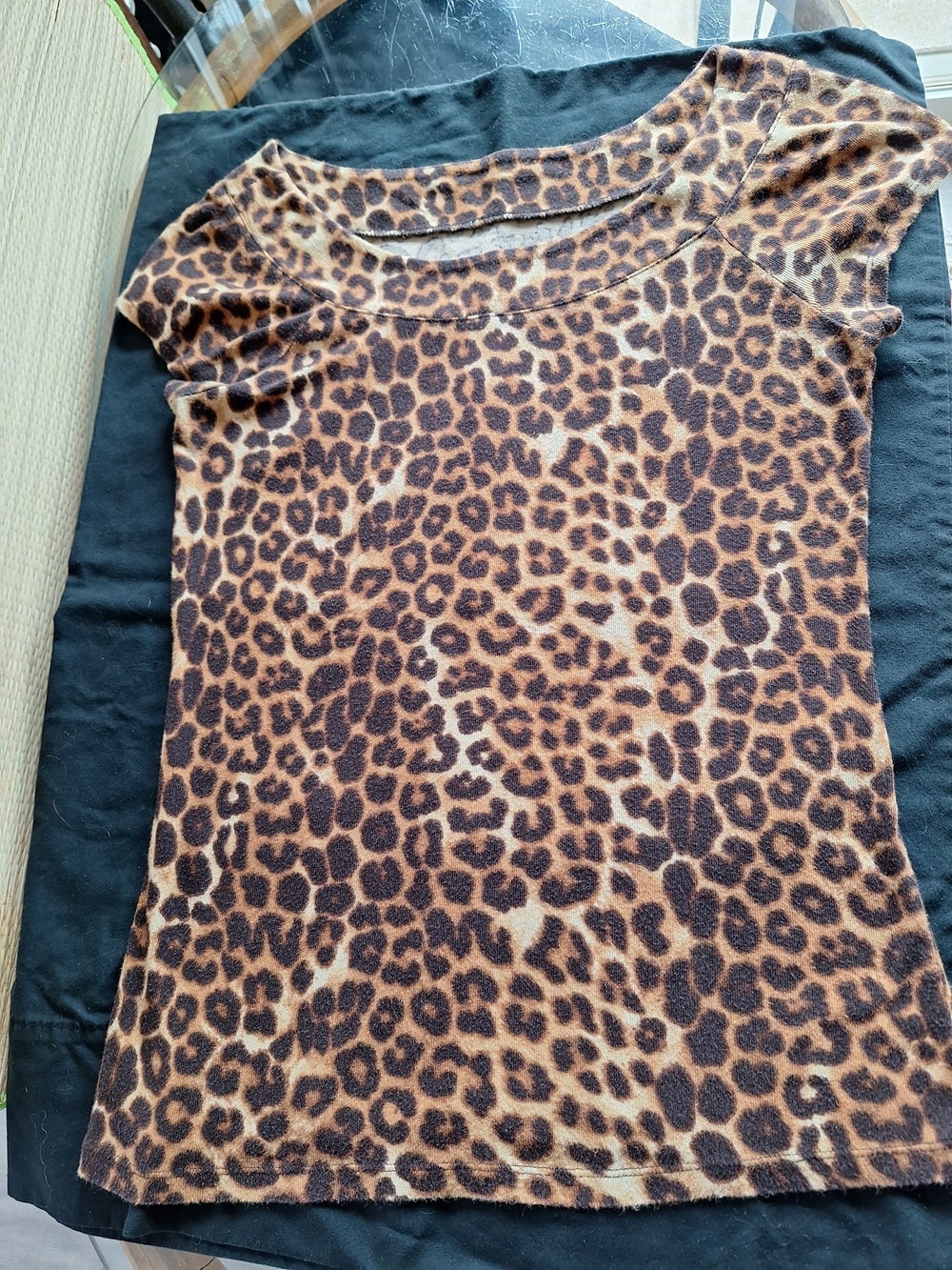 Express Leopard Print Short Sleeve Tee in Brown and Black